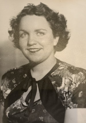 WALKOM: Evelyn Marie (Albright) of London, formerly of Exeter WALKOM: Evelyn Marie (Albright) of London, formerly of Exeter